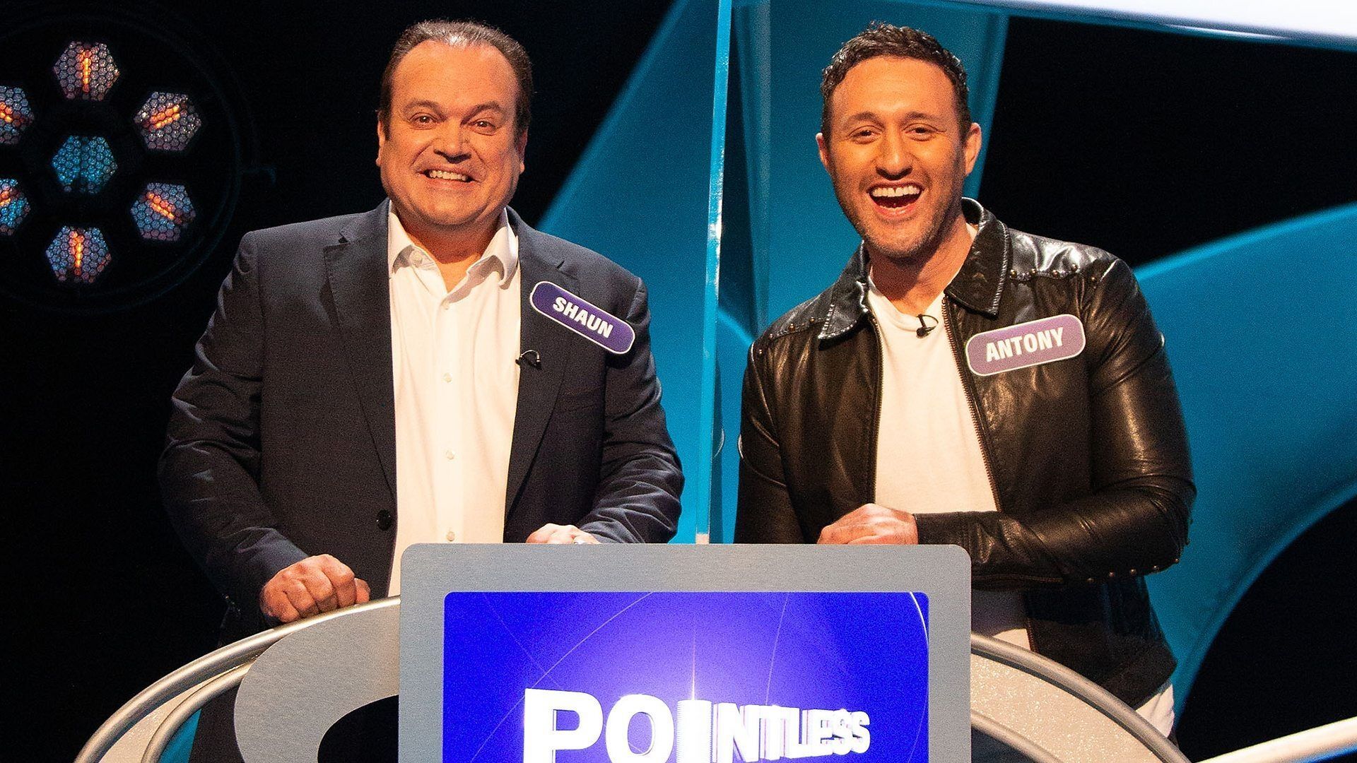Pointless Celebrities background