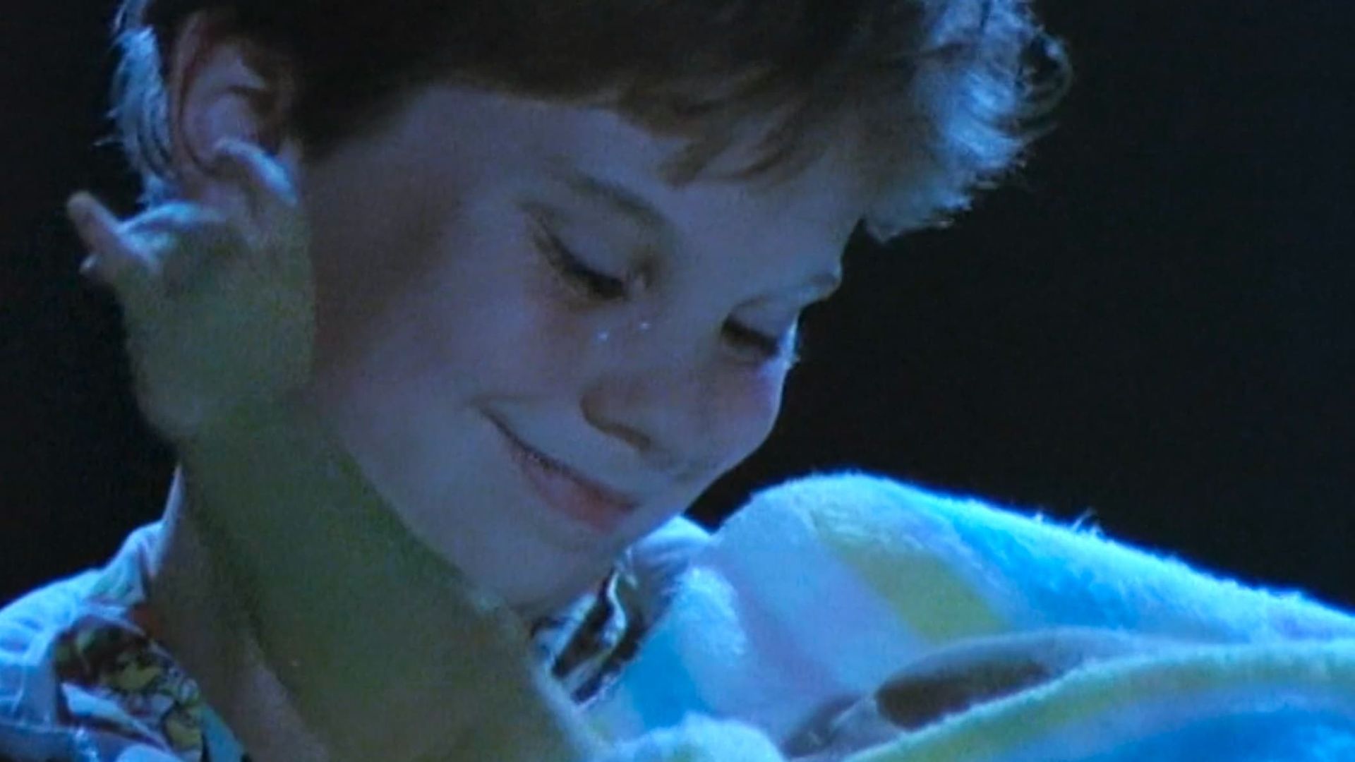 Round the Twist background