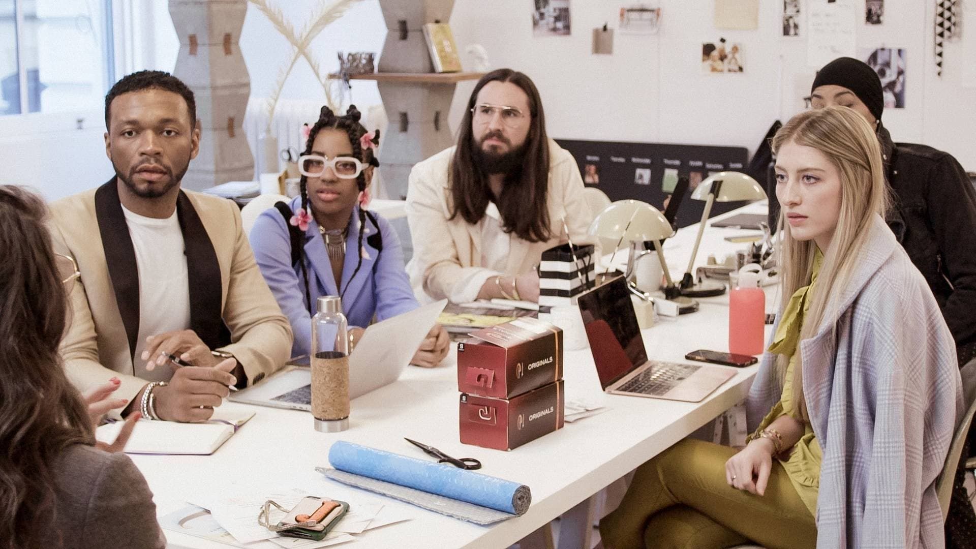 Stylish with Jenna Lyons background