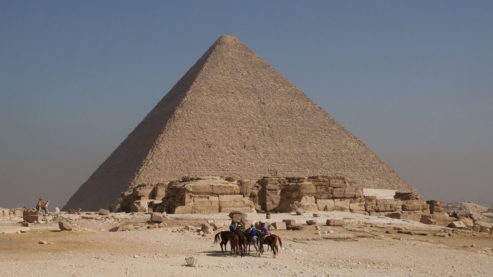 National Geographic: Engineering the Impossible background