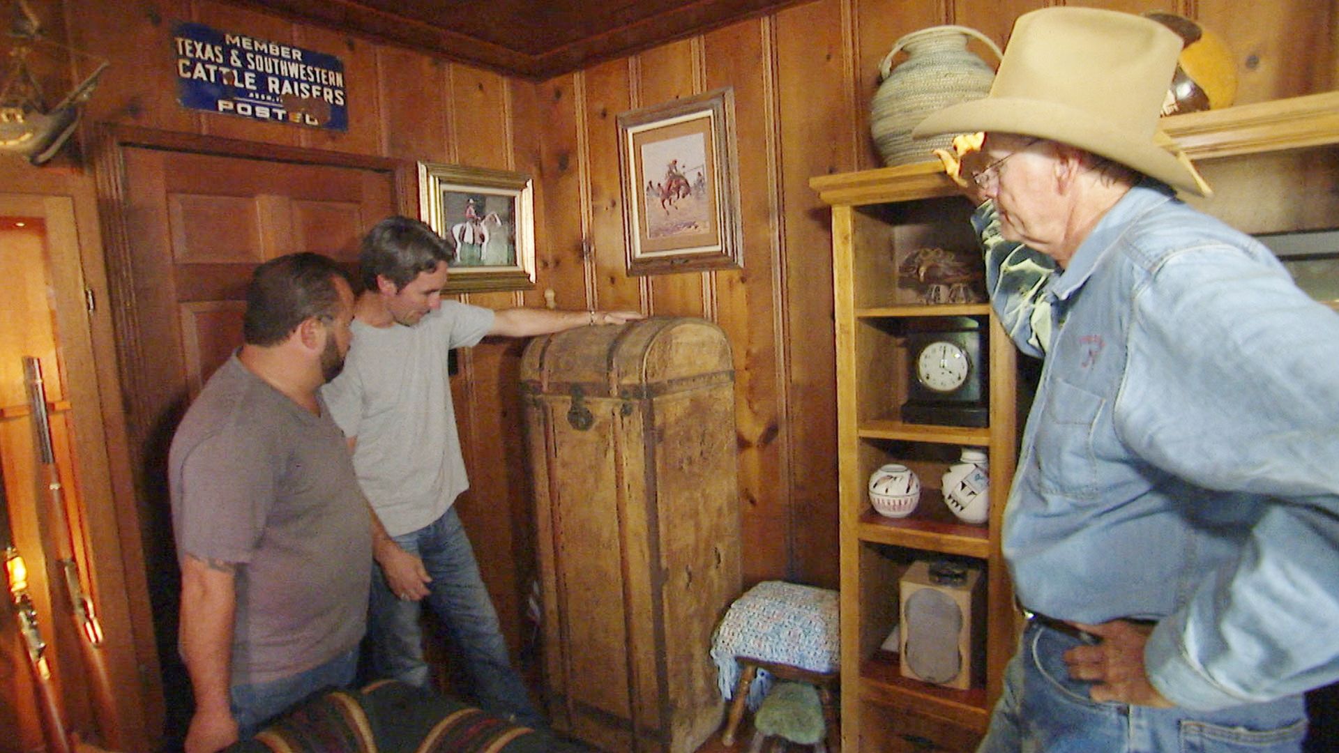 American Pickers: Best Of background