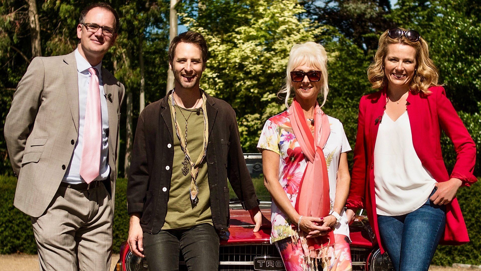 Celebrity Antiques Road Trip background