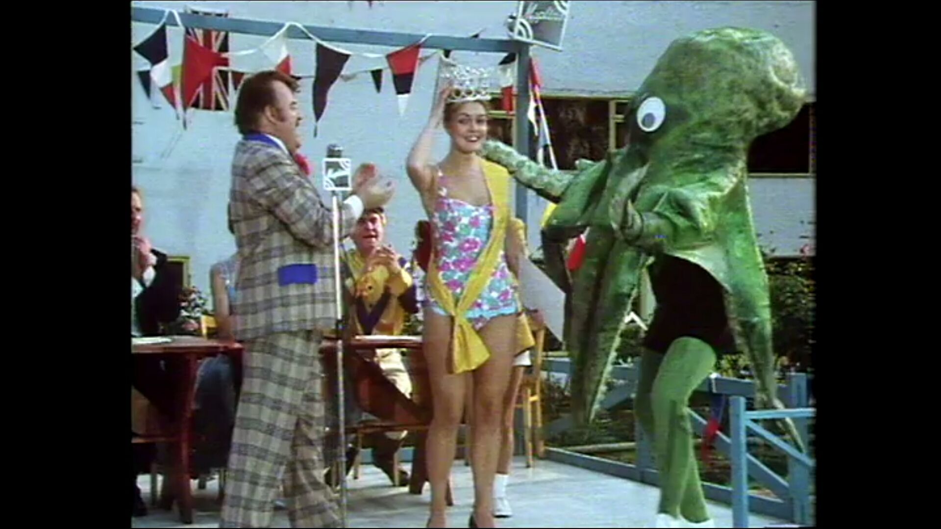 Hi-de-Hi! background