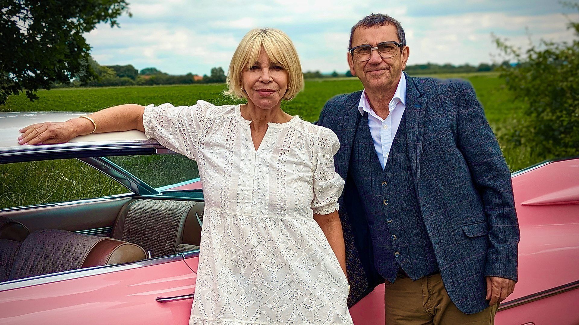 Celebrity Antiques Road Trip background