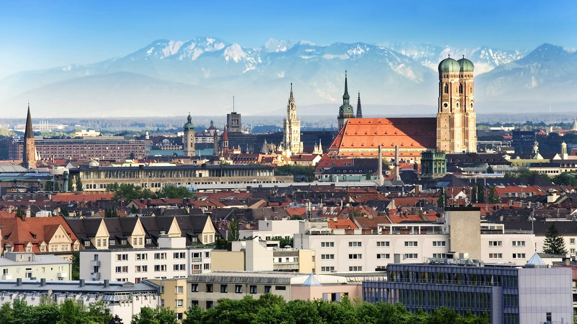 Bizarre Foods: Delicious Destinations background