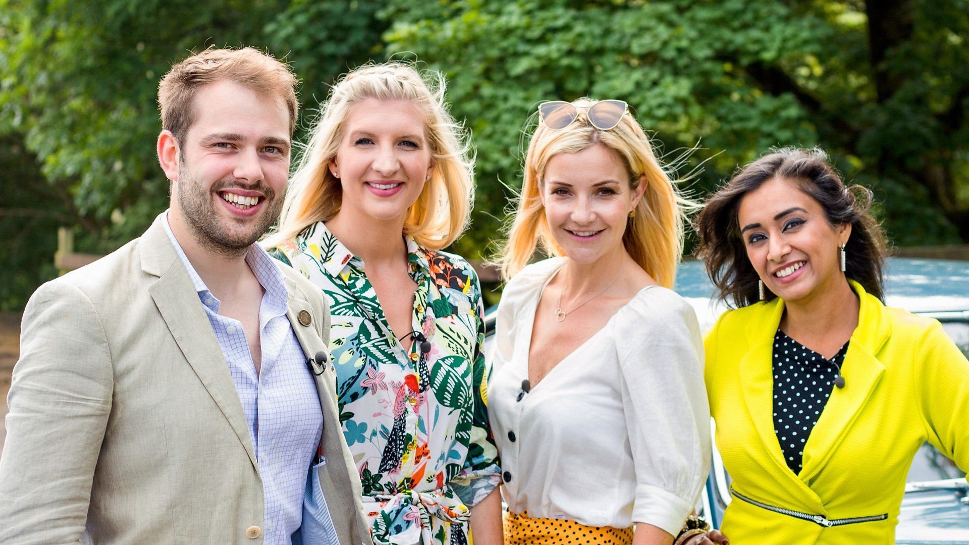 Celebrity Antiques Road Trip background