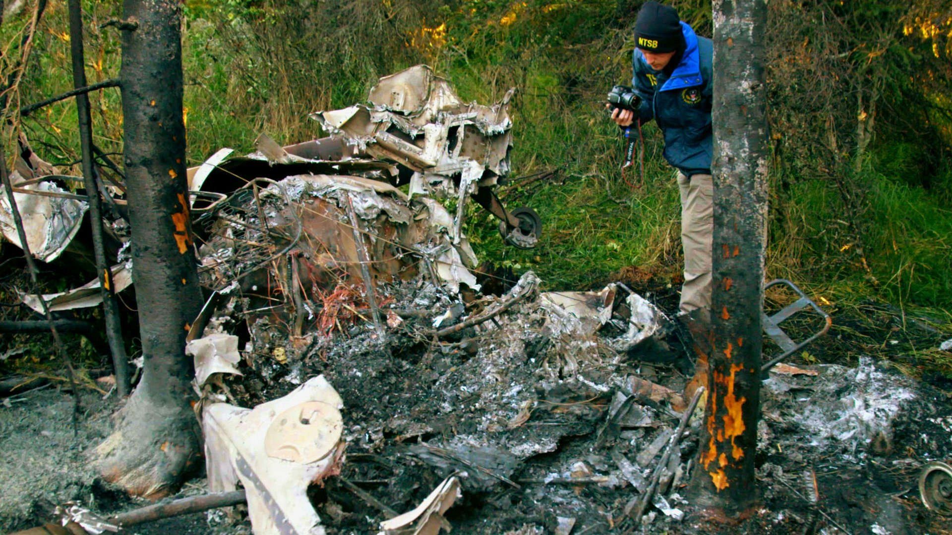 Alaska Aircrash Investigations background