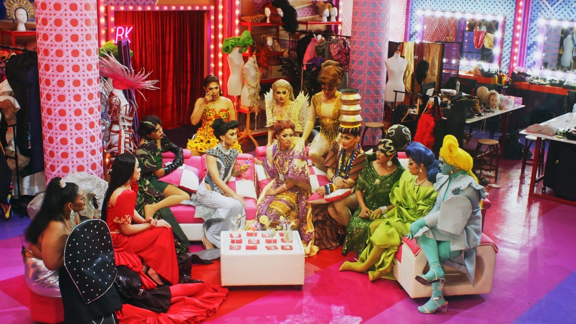 Drag Race Philippines: Untucked! background