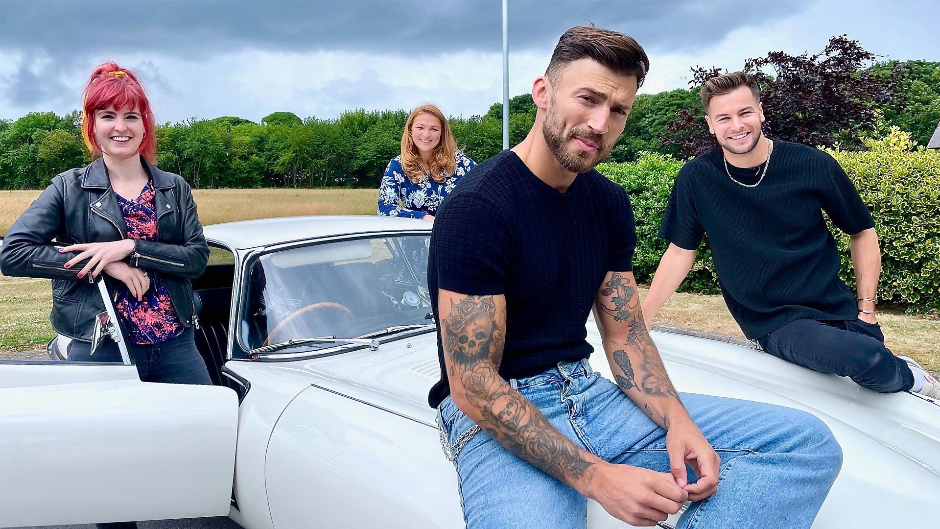 Celebrity Antiques Road Trip background