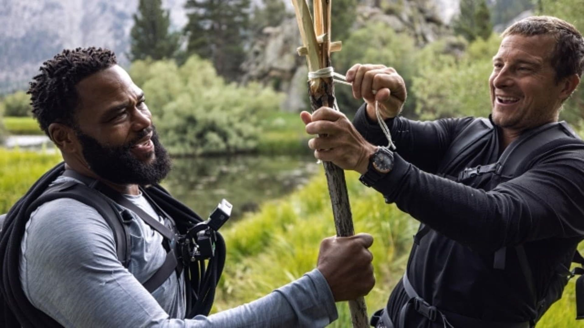 Running Wild with Bear Grylls the Challenge background