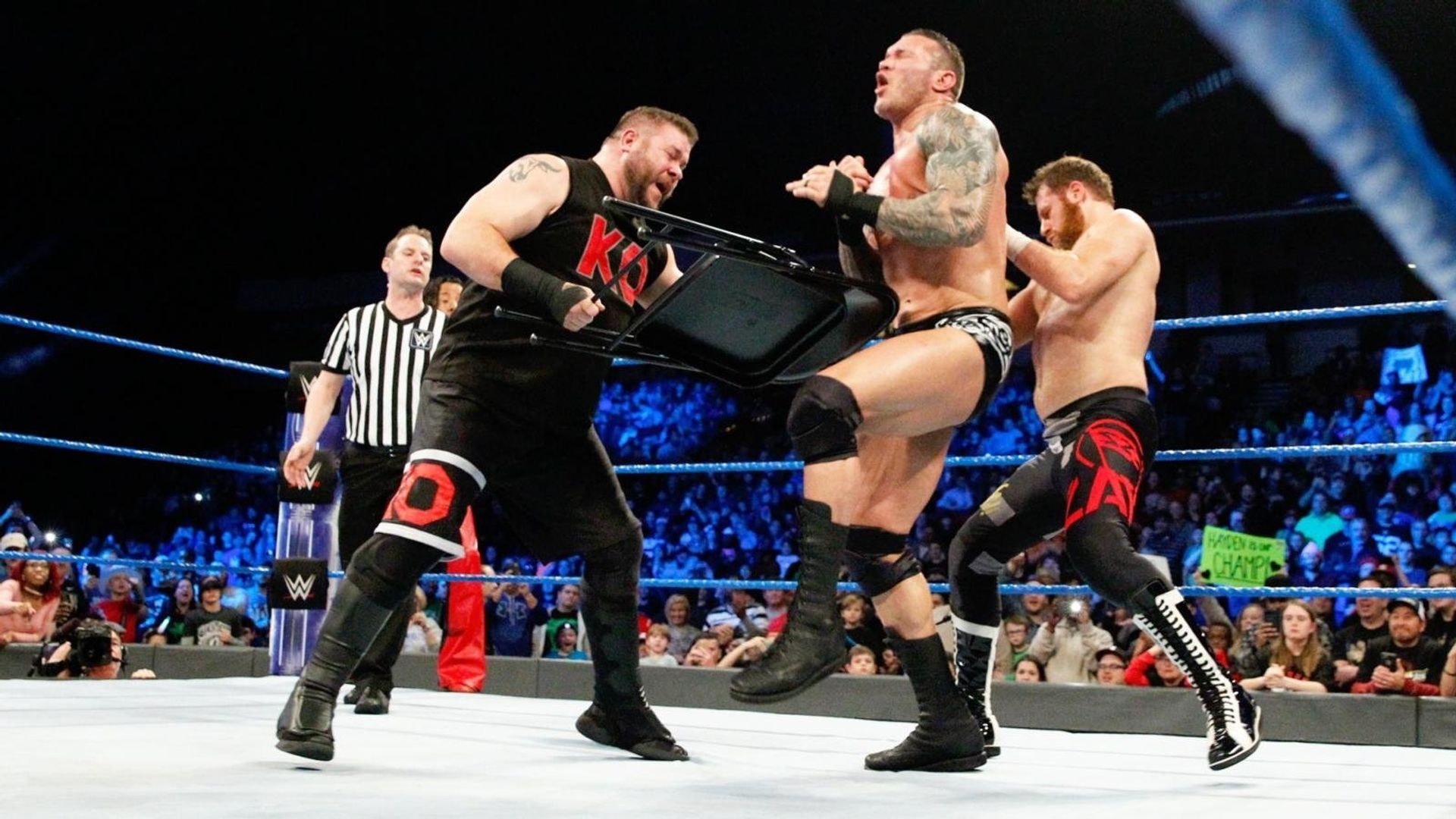World Wrestling Federation Smackdown! background