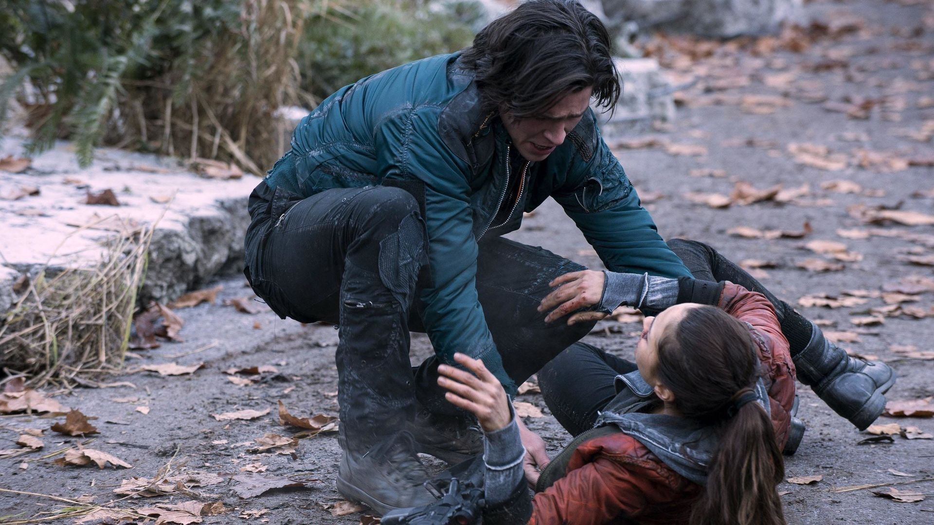 The 100 background