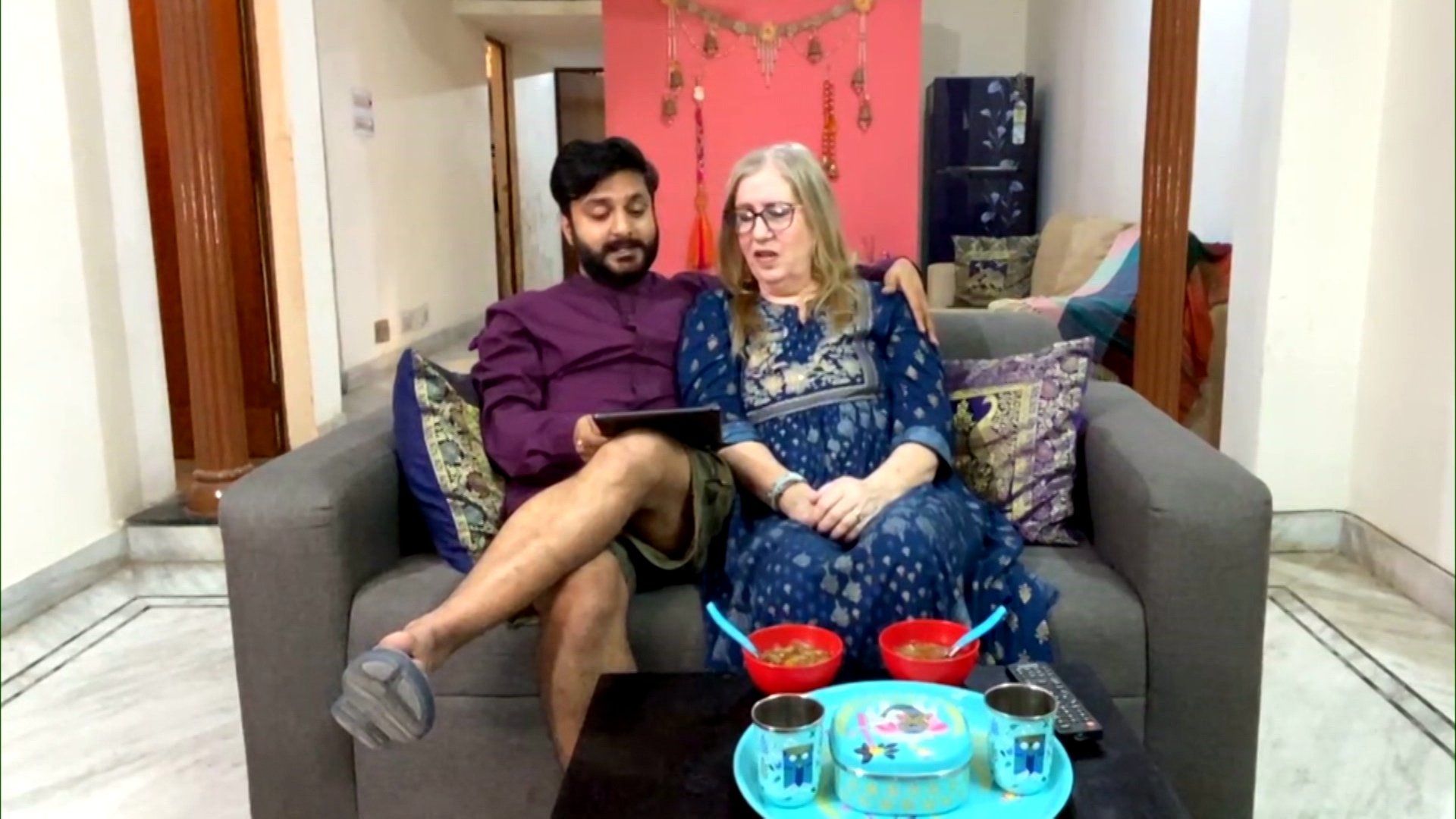 90 Day Fiancé: TOW Strikes Back! background