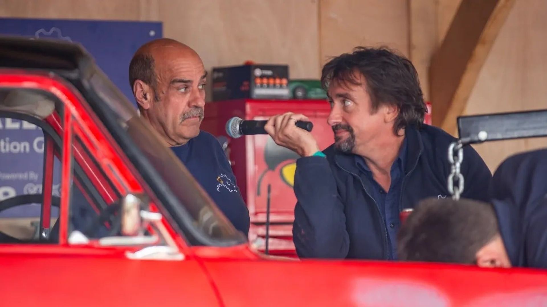 Richard Hammond's Workshop background