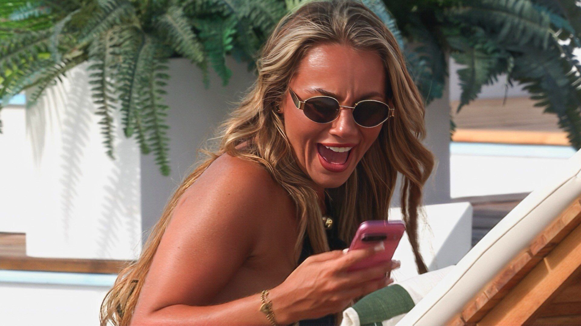 Love Island background
