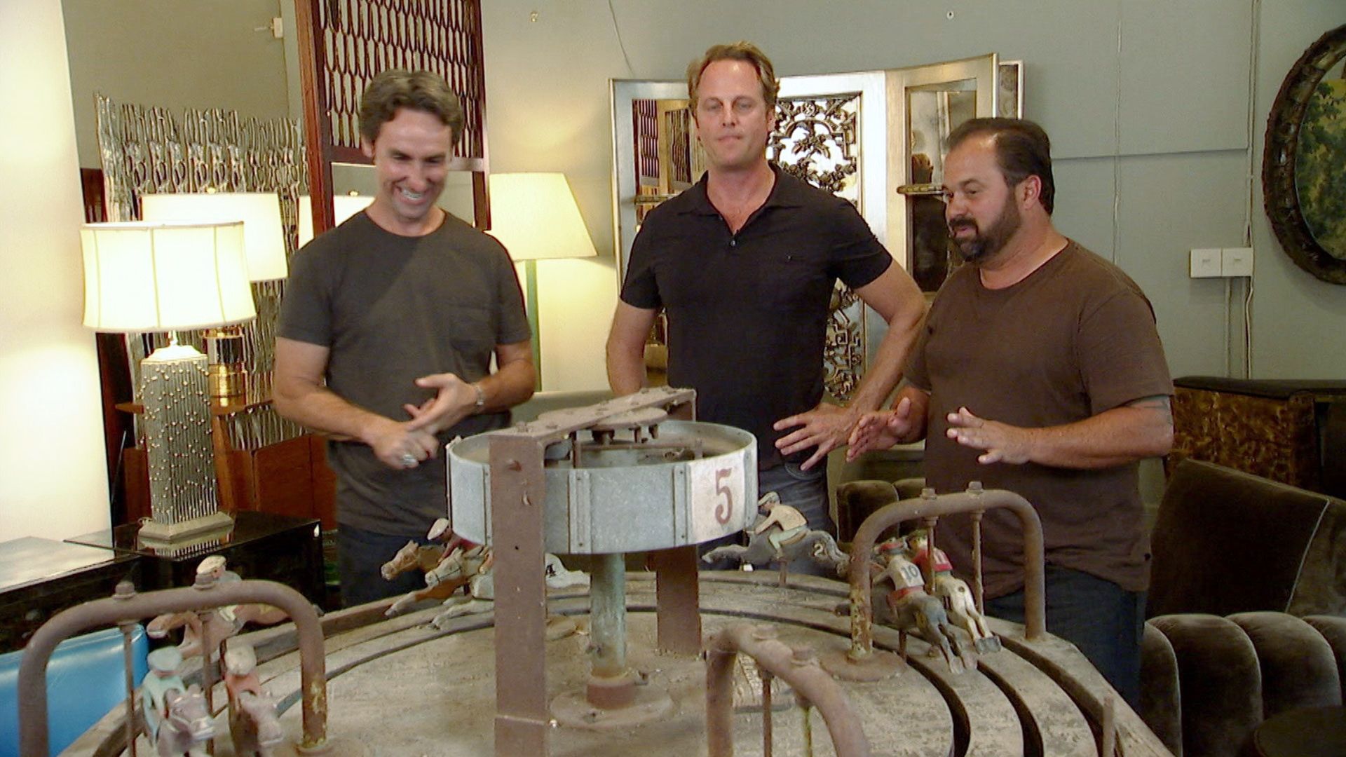 American Pickers: Best Of background