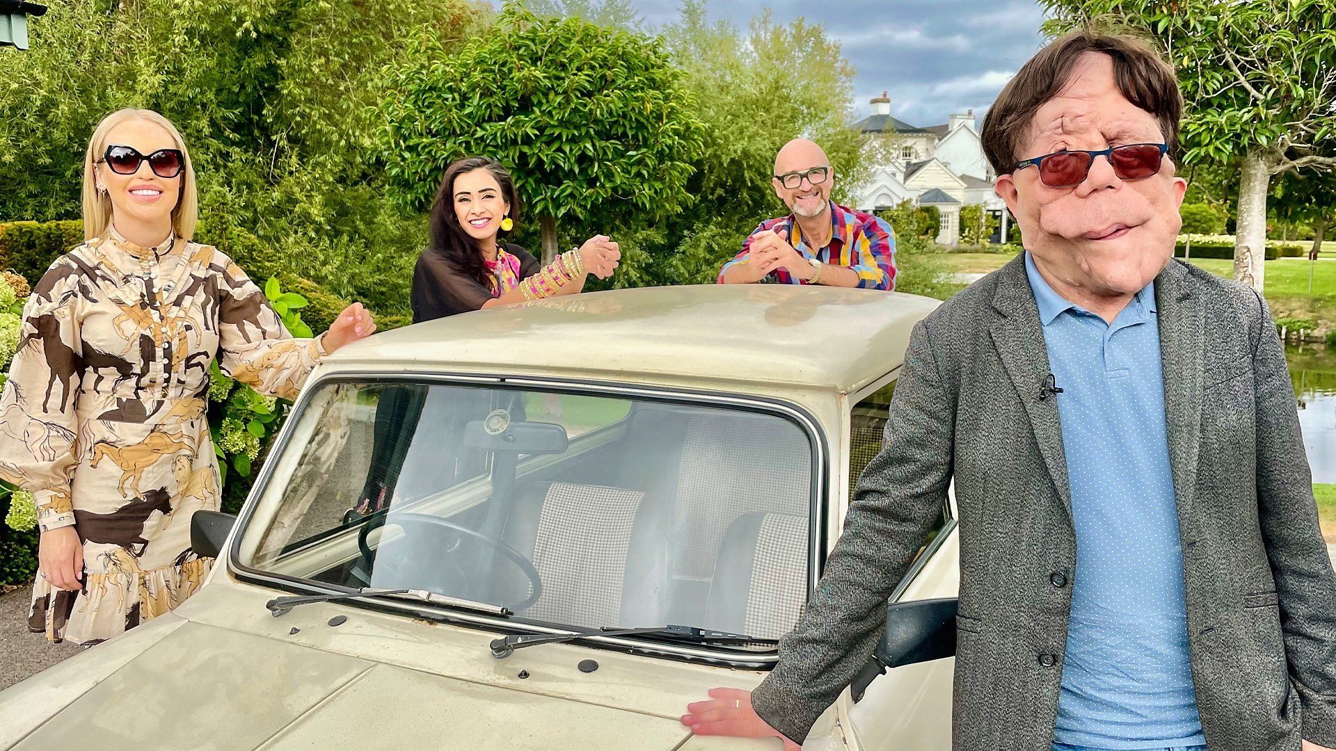 Celebrity Antiques Road Trip background