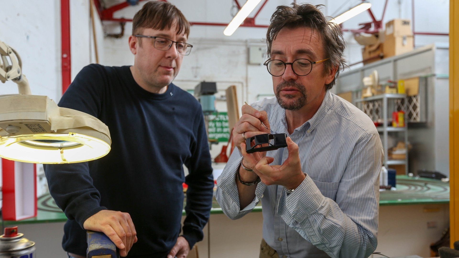 Richard Hammond's Workshop background