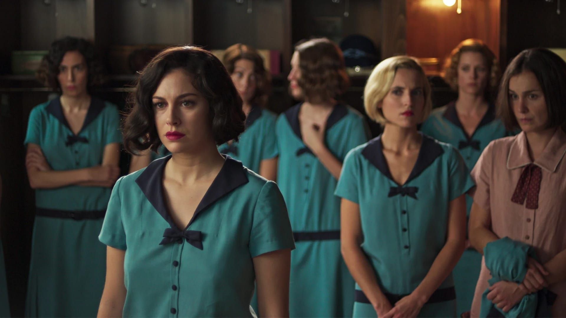 Cable Girls background