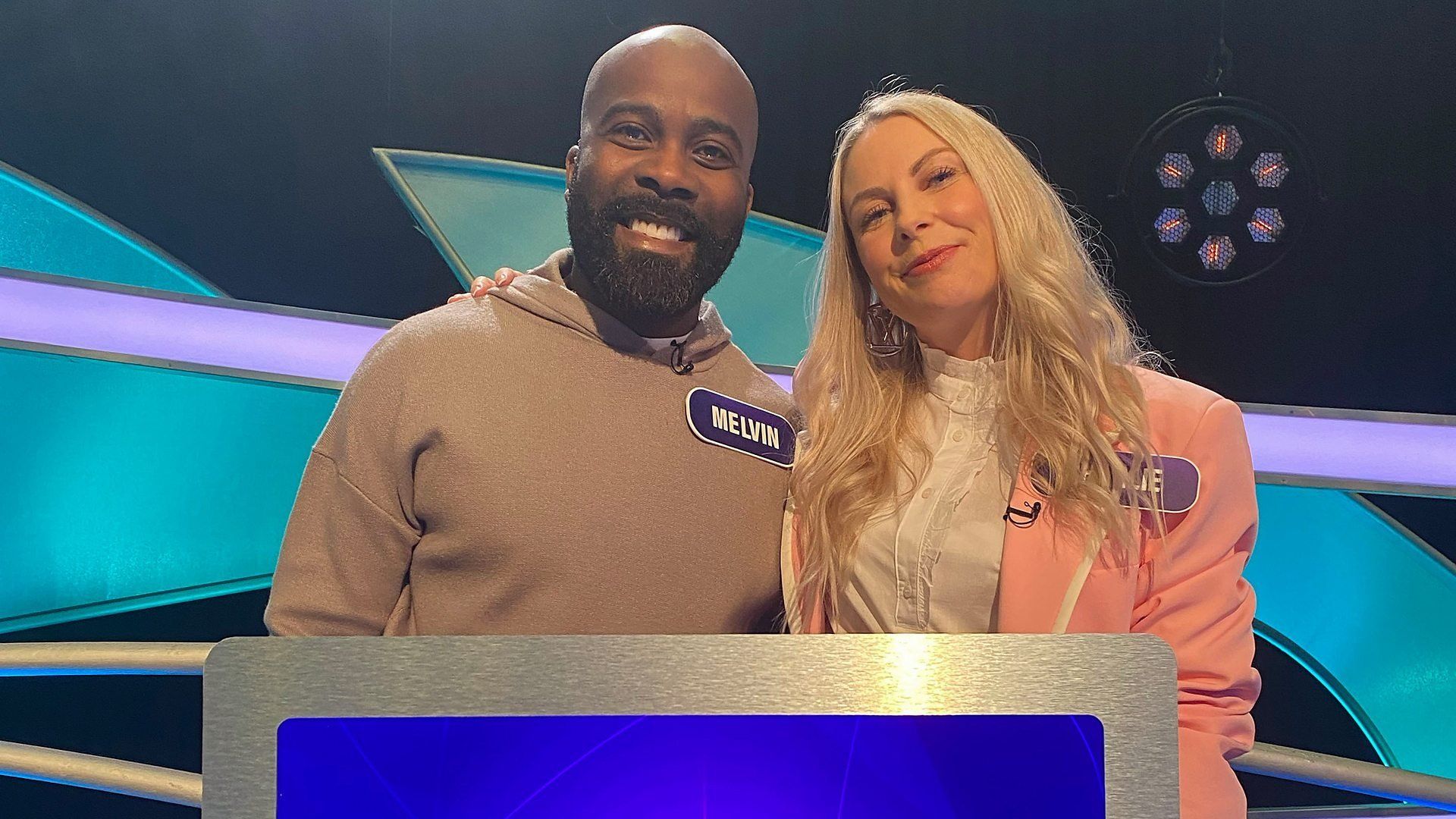 Pointless Celebrities background
