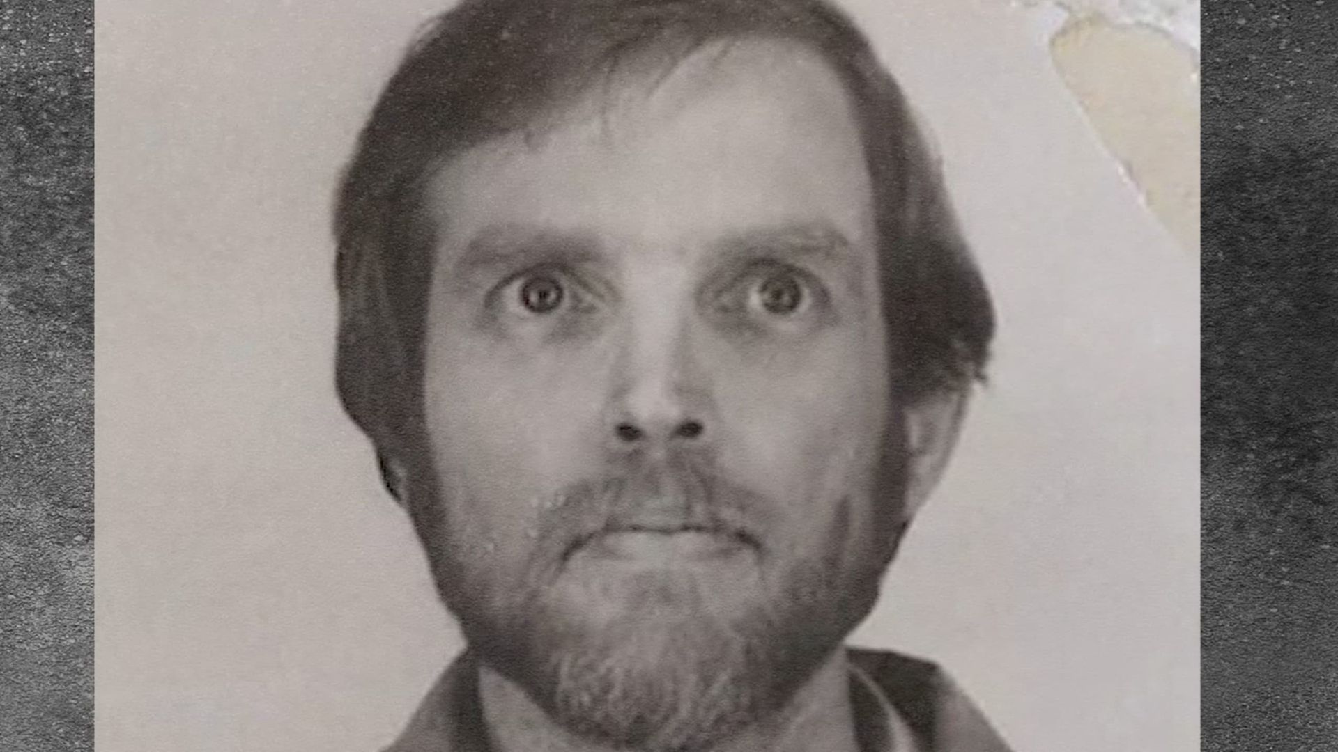 35 Serial Killers the World Wants To Forget background