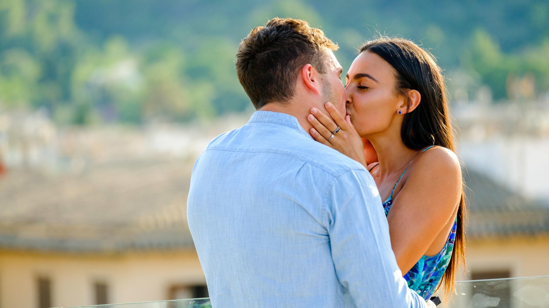 Love Island Australia background