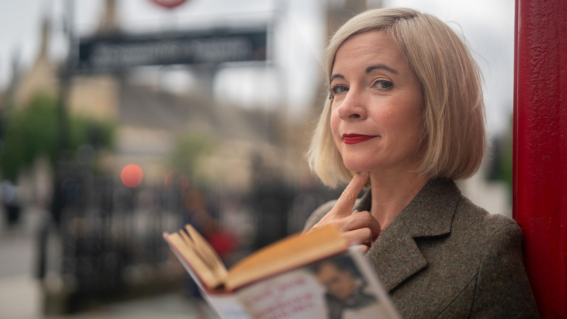 Killing Sherlock: Lucy Worsley on the Case of Conan Doyle background