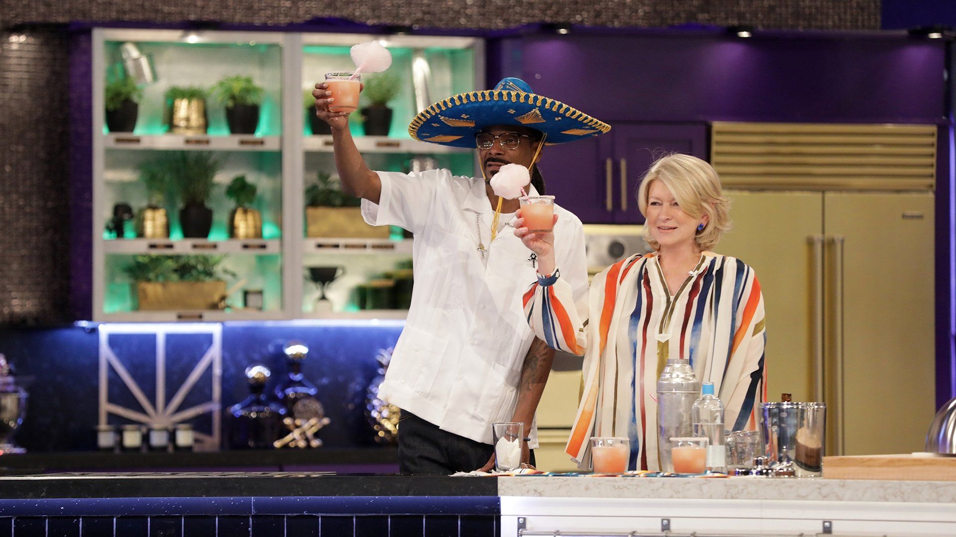 Martha & Snoop's Potluck Party Challenge background