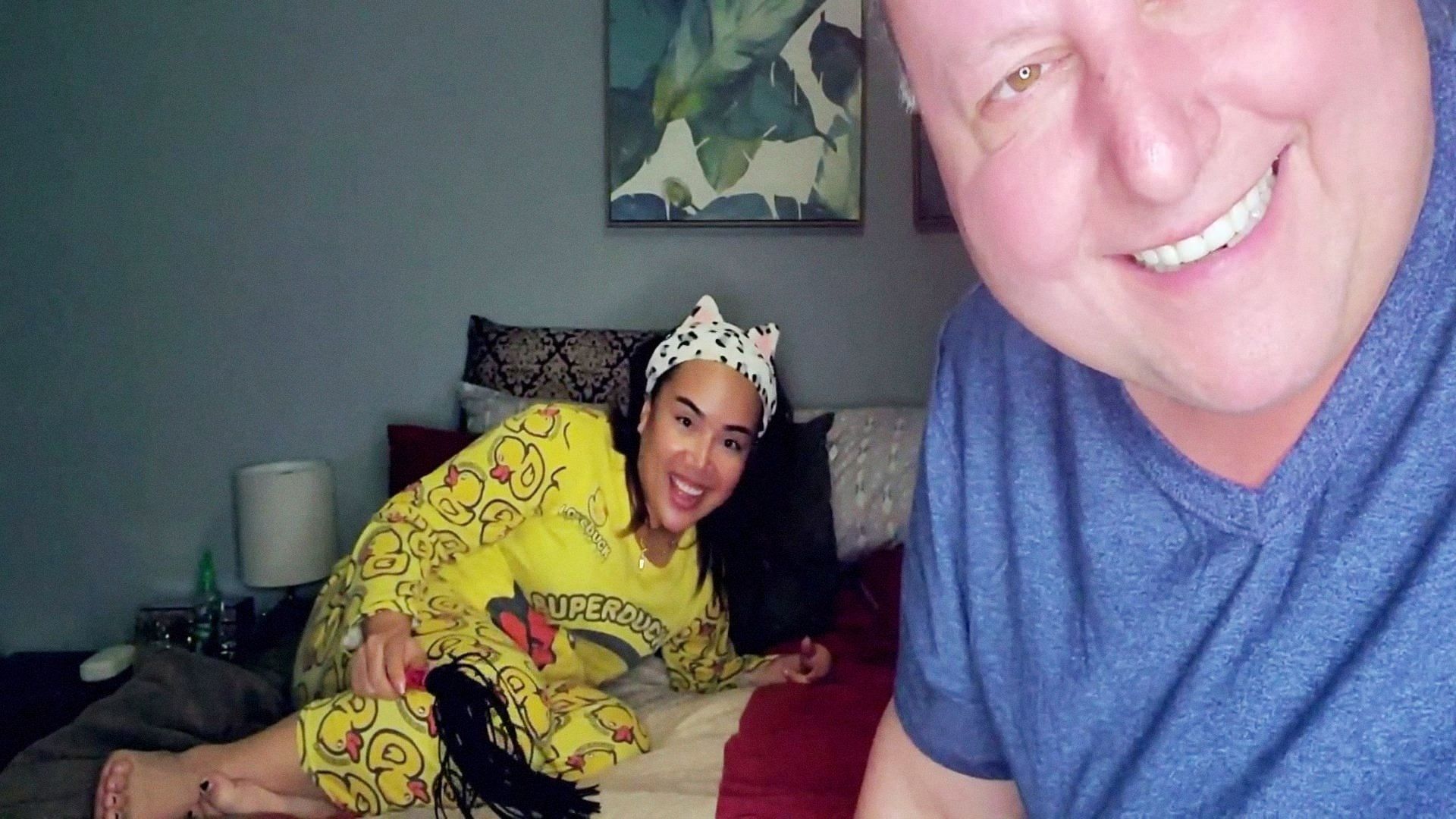 90 Day Fiancé: Self-Quarantined background