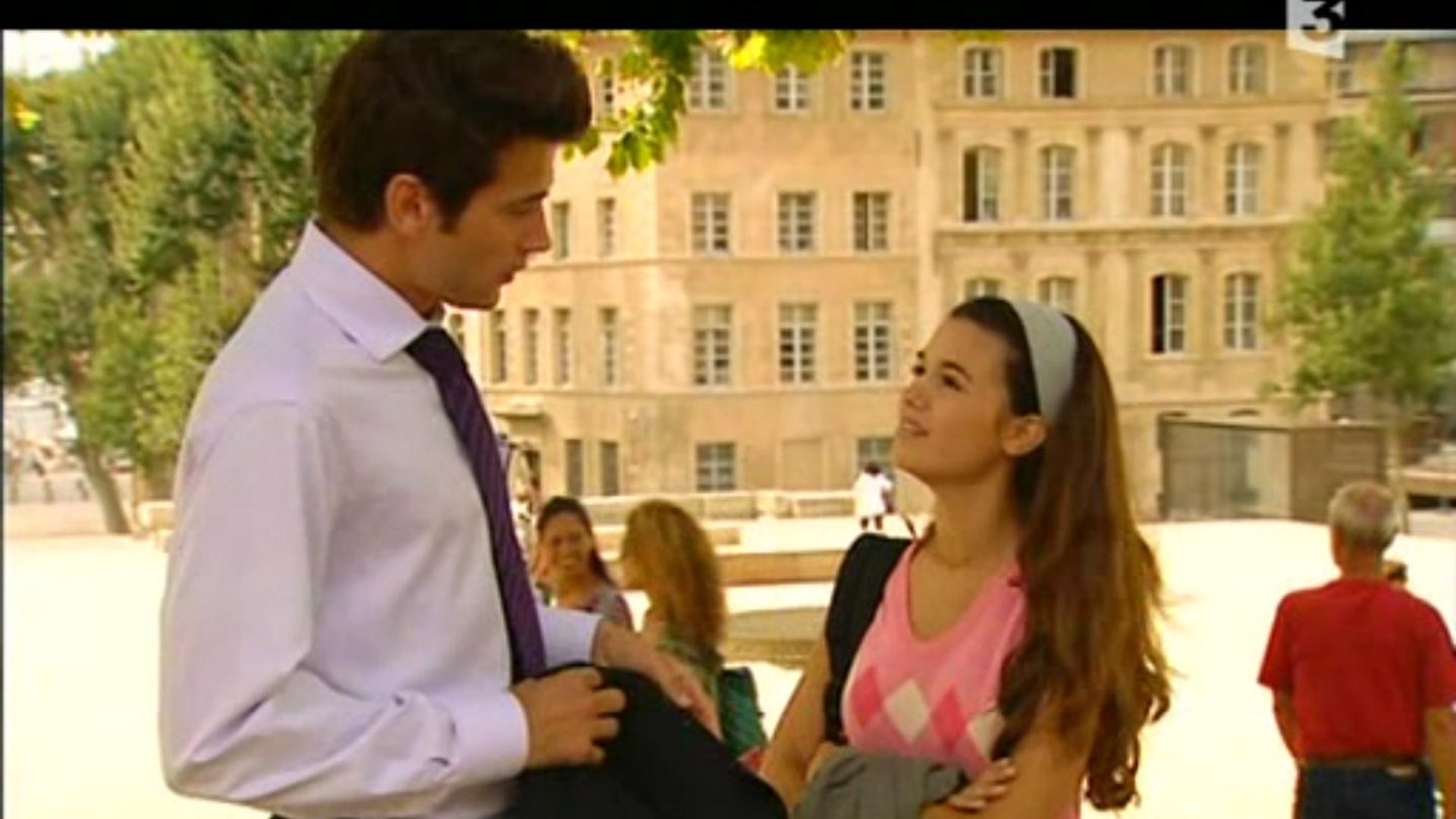 Plus belle la vie background