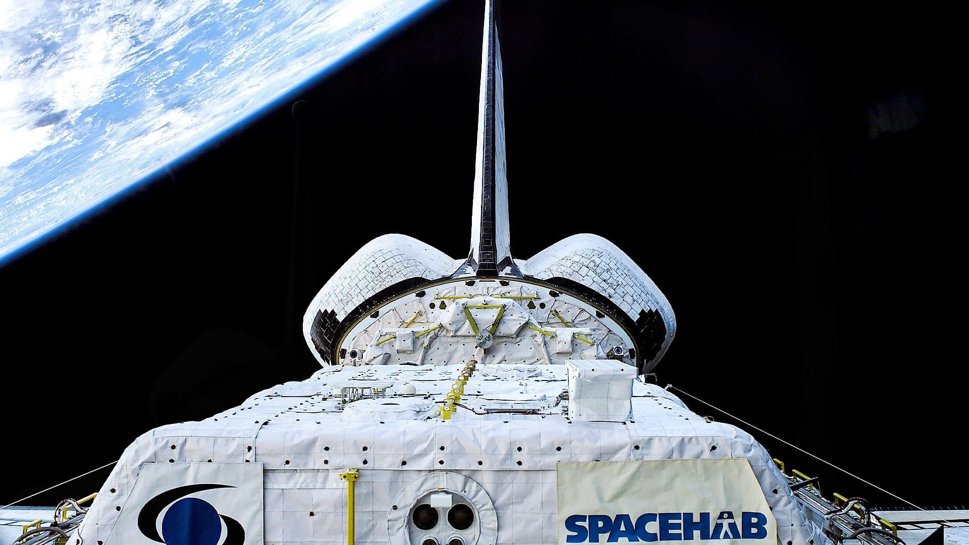 The Space Shuttle That Fell to Earth background