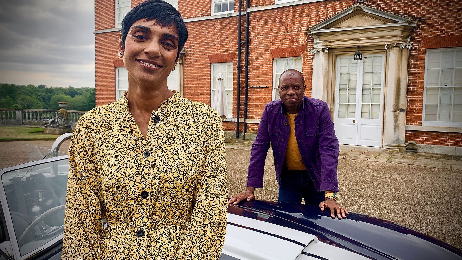 Celebrity Antiques Road Trip background