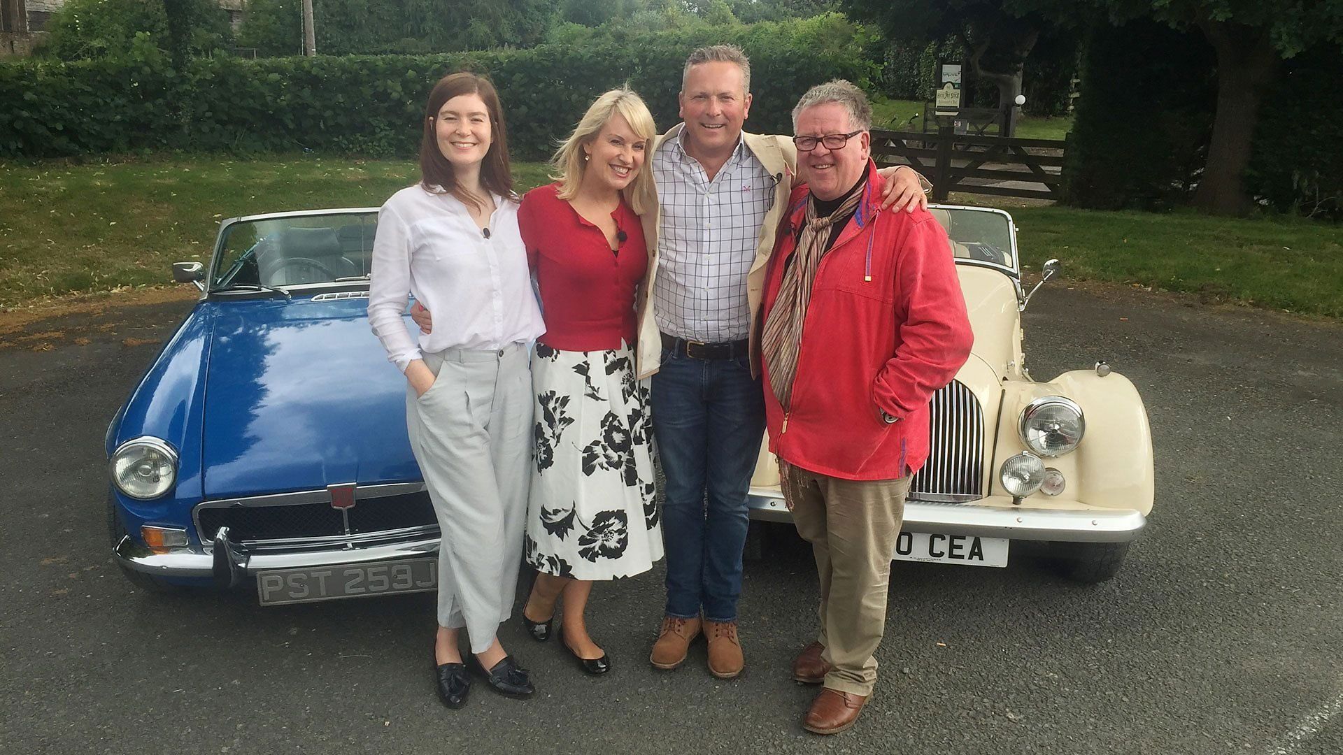 Celebrity Antiques Road Trip background