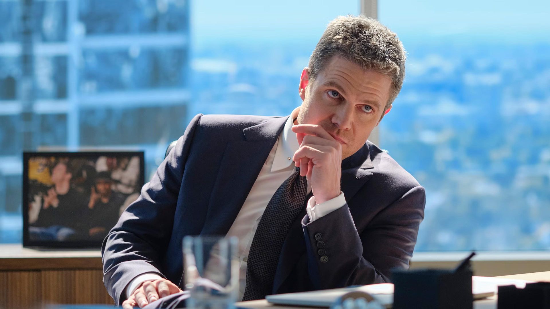 Suits: L.A. background