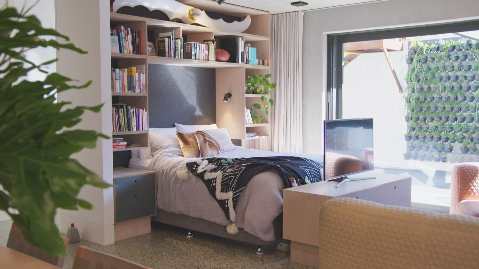Grand Designs: Unbelievable Builds background