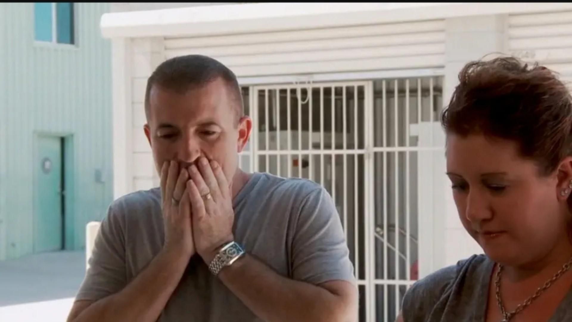 Storage Hunters background