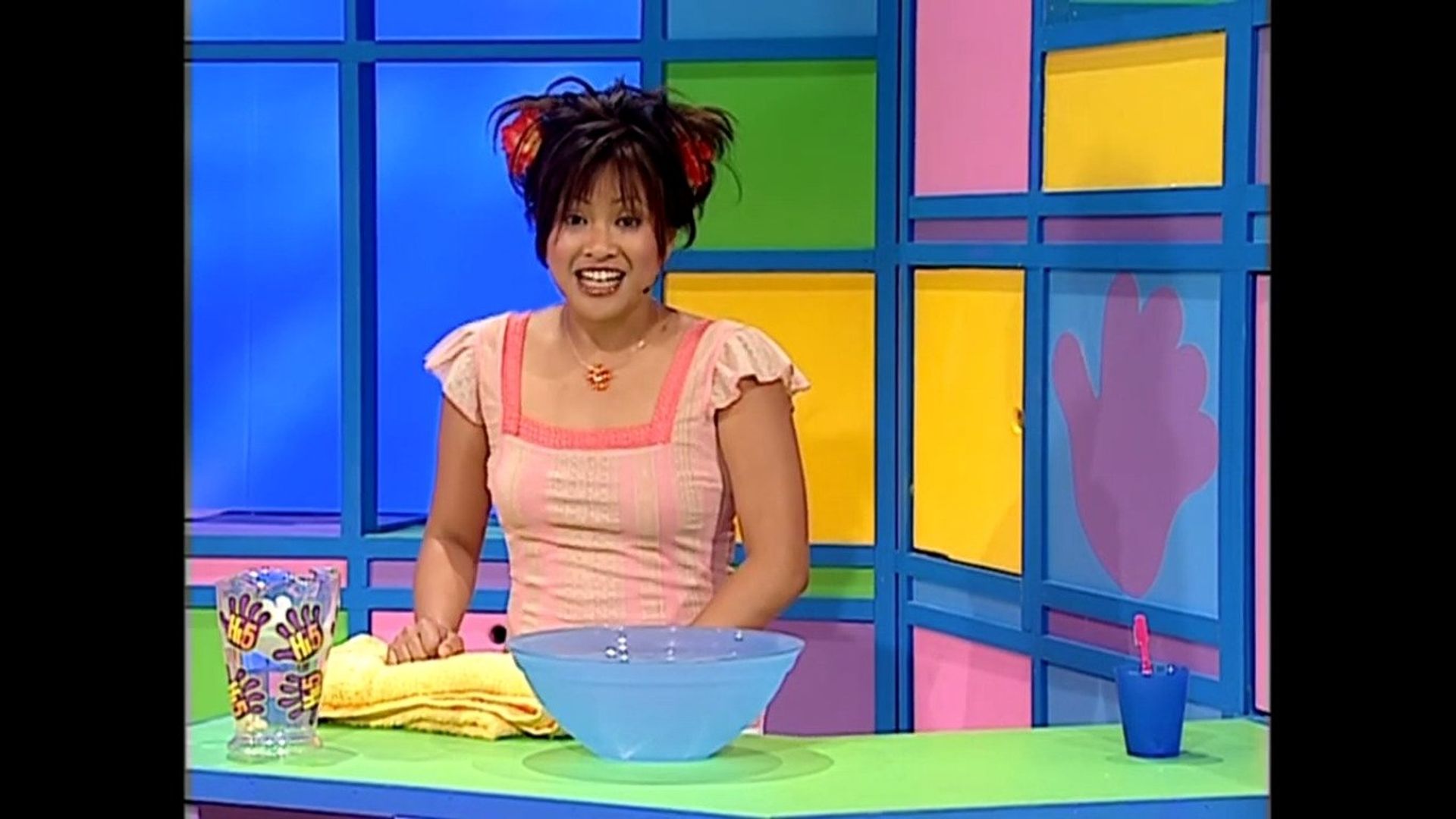 Hi-5 background
