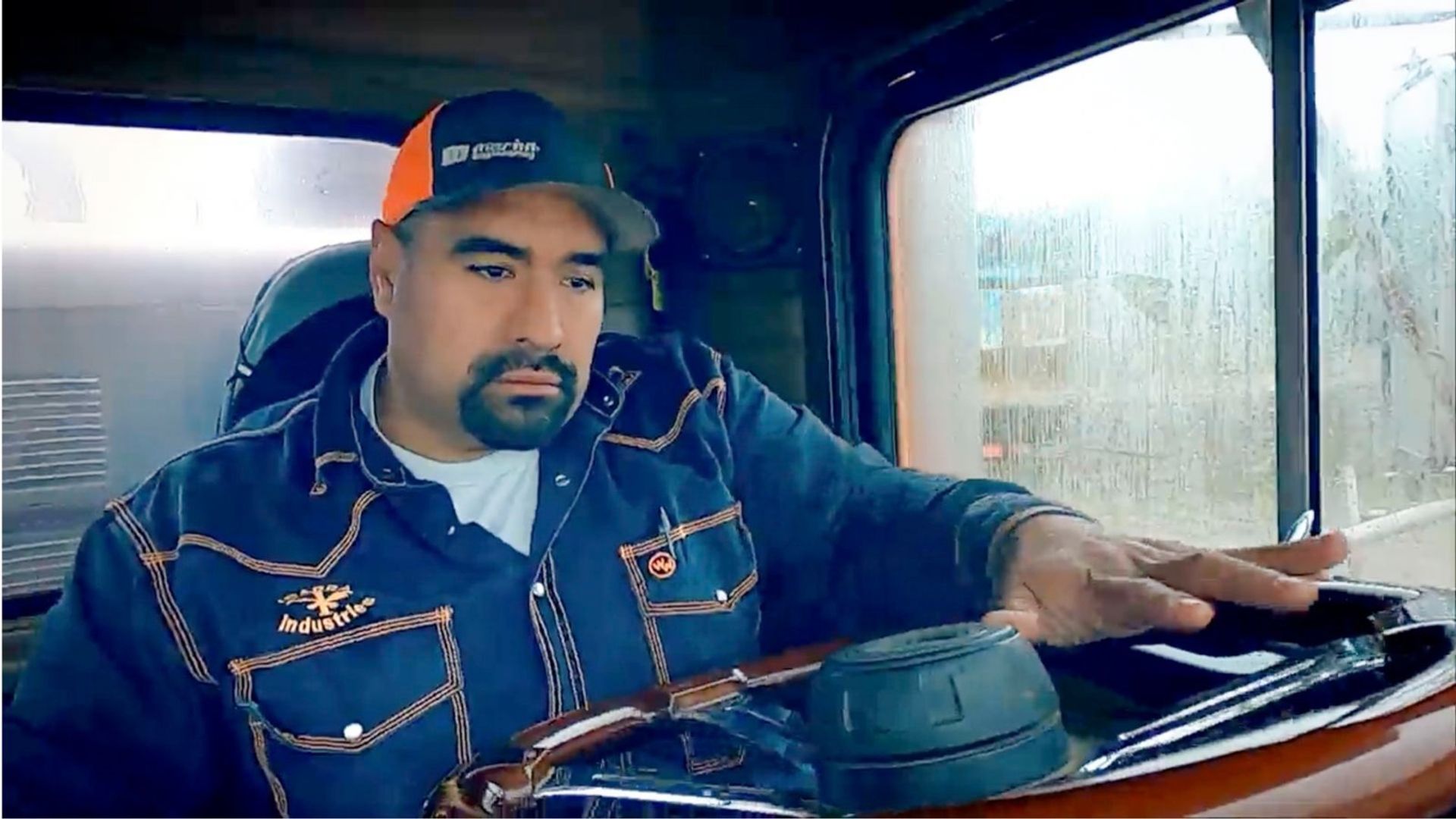 Gold Rush: Freddy Dodge's Mine Rescue background