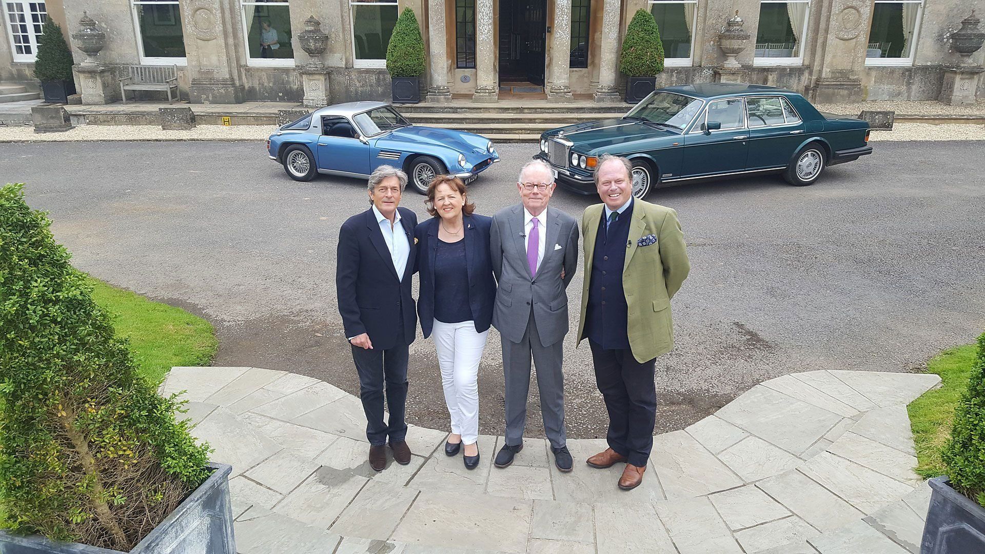 Celebrity Antiques Road Trip background