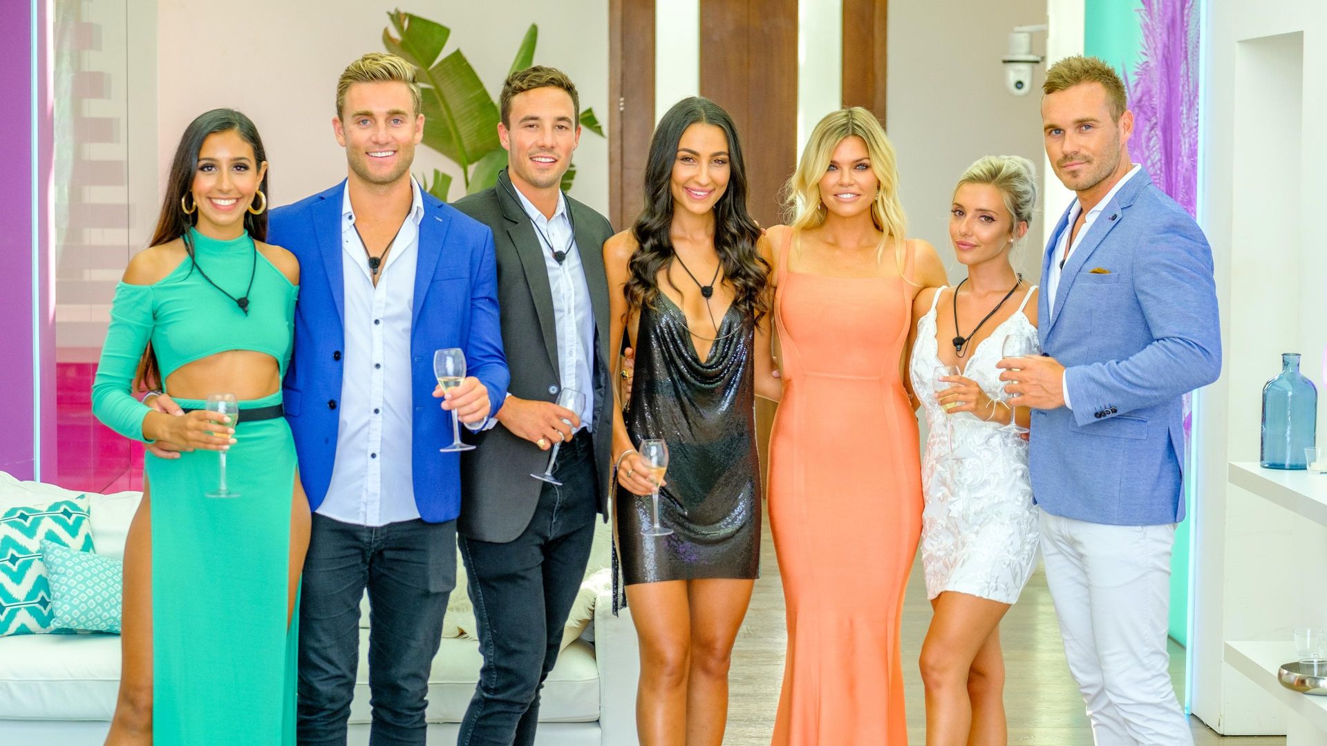 Love Island Australia background
