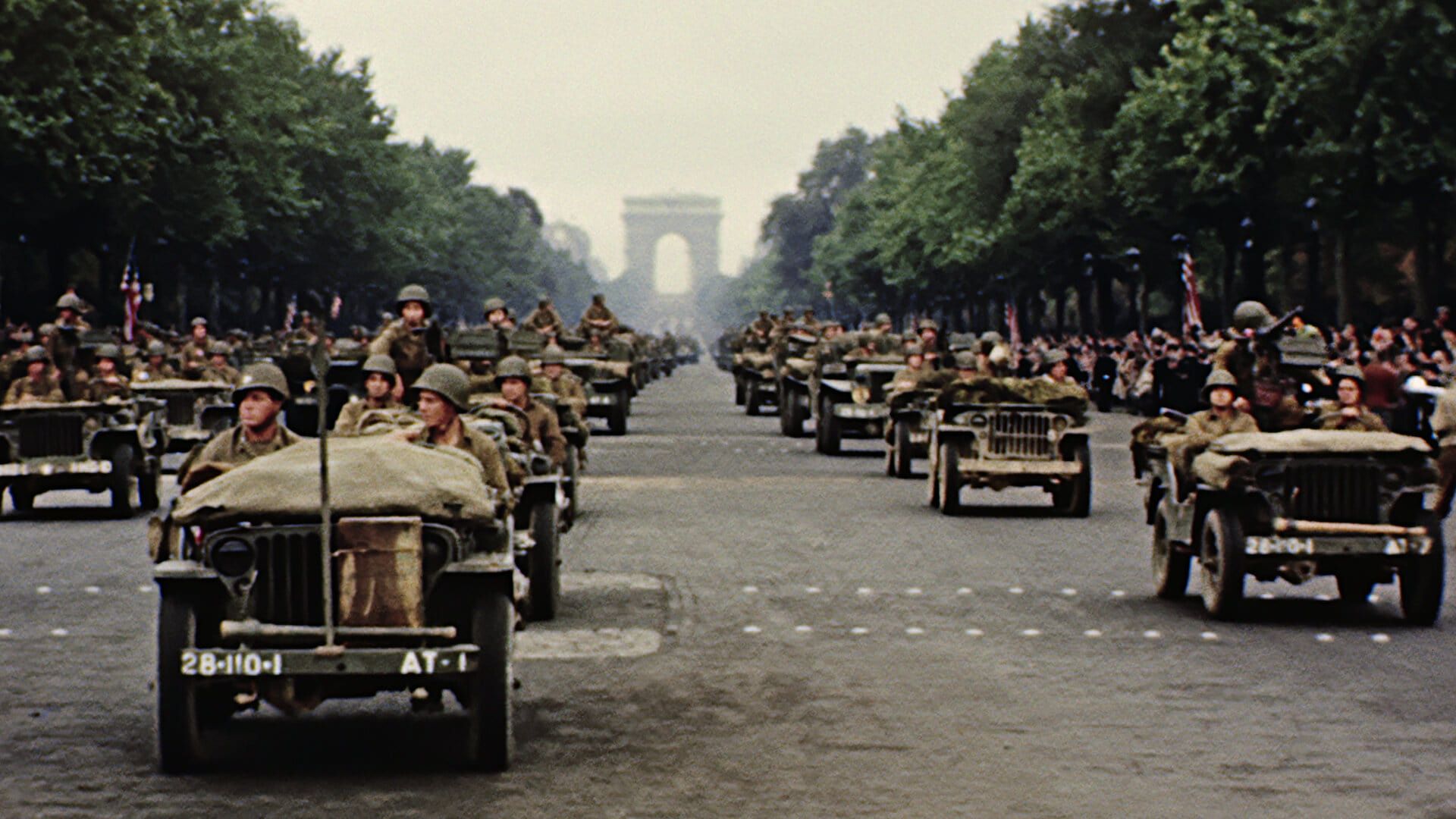 World War II: From the Frontlines background