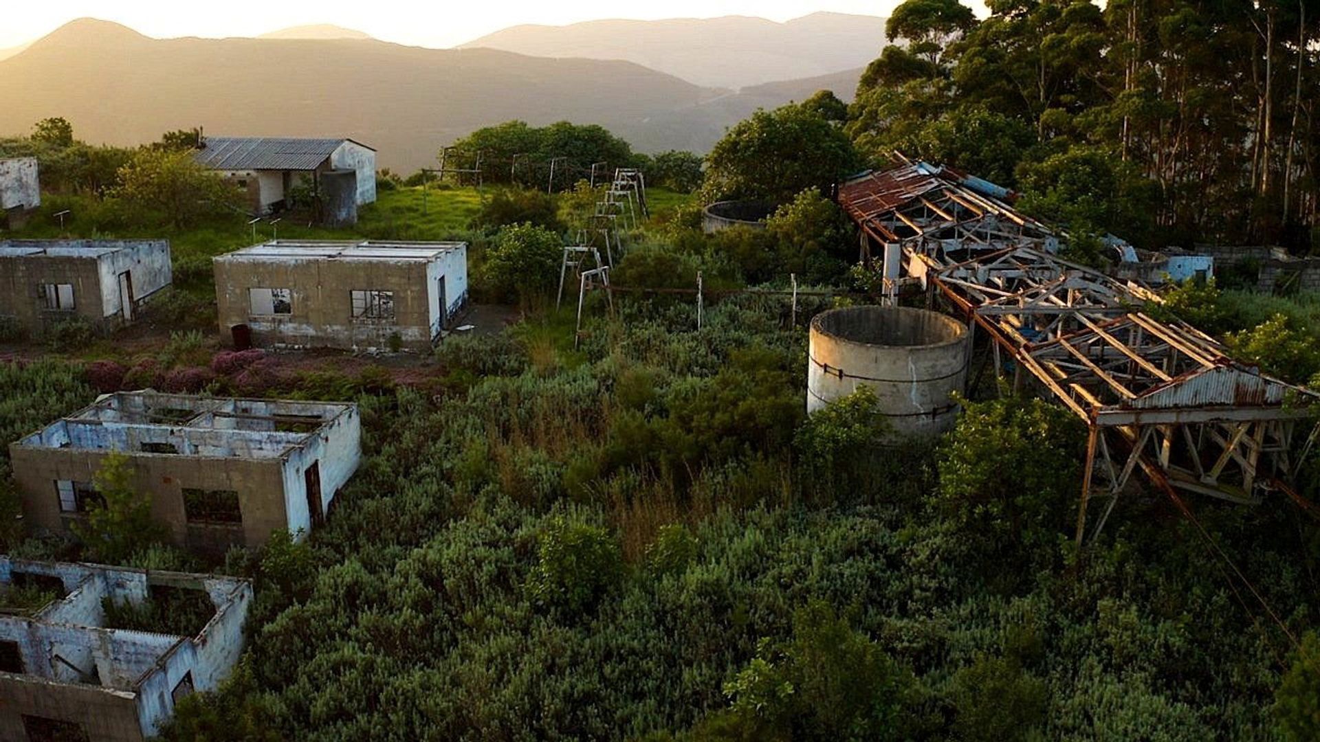 Abandoned Engineering background