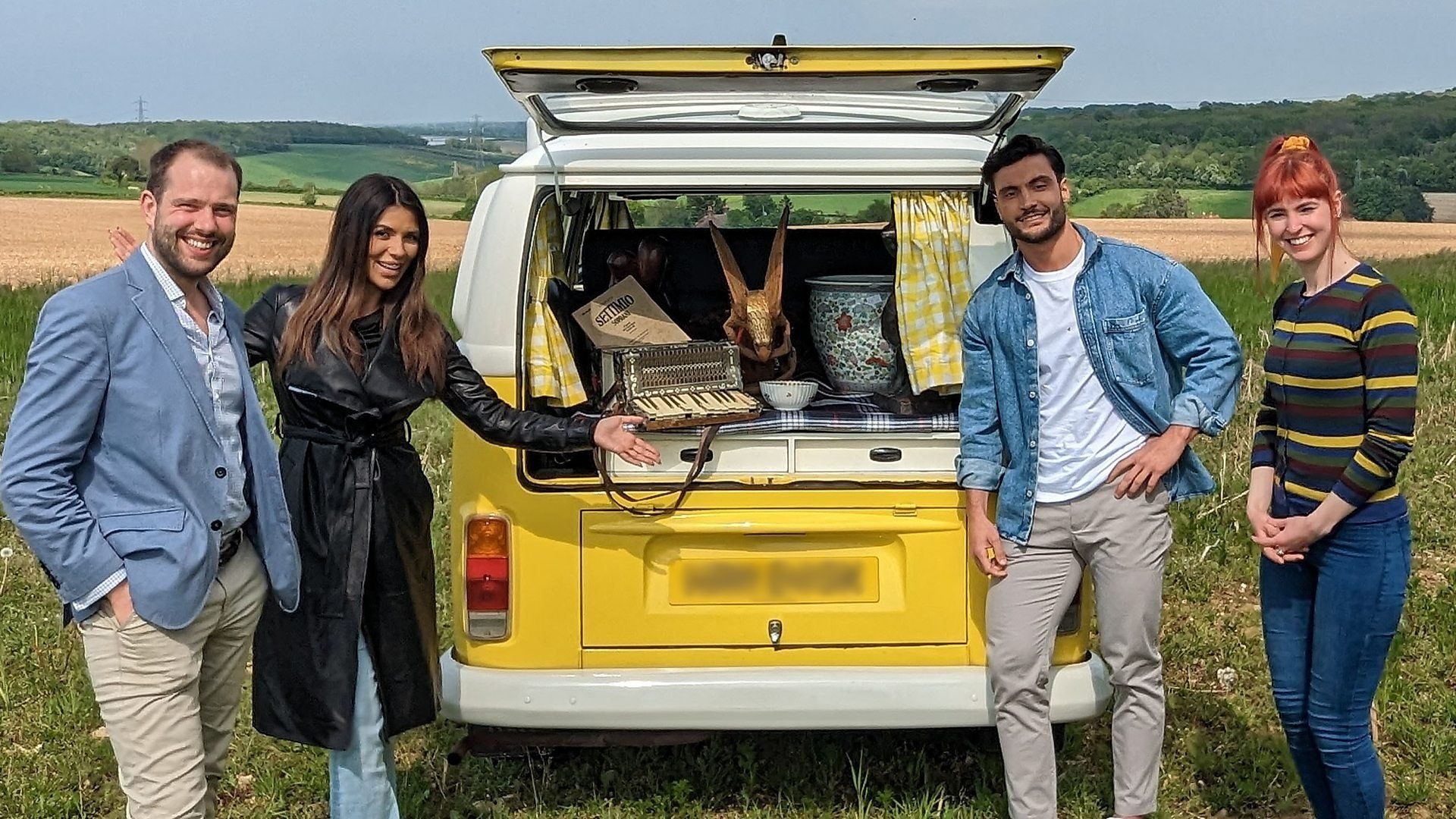 Celebrity Antiques Road Trip background