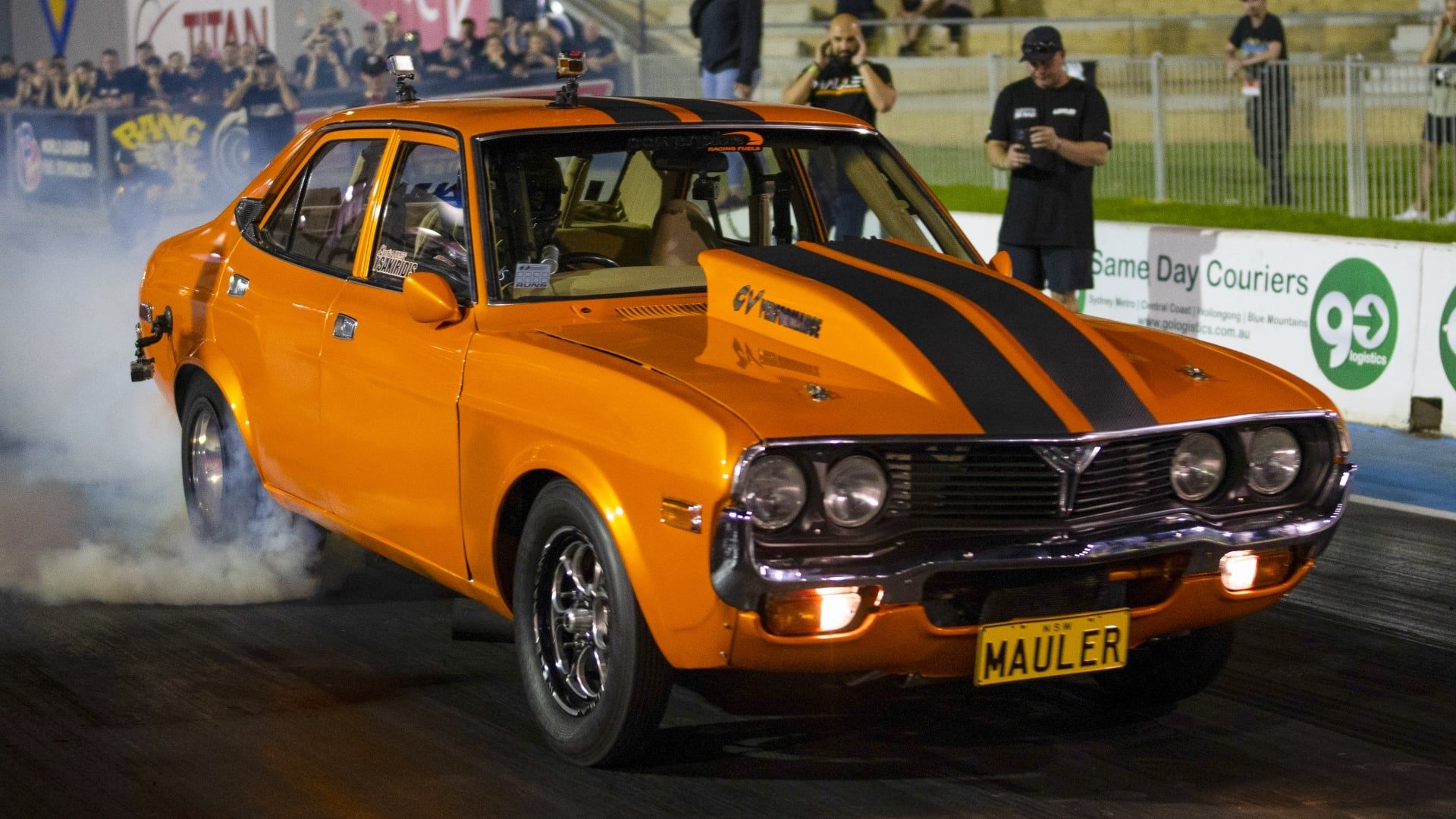 Street Outlaws vs the World background