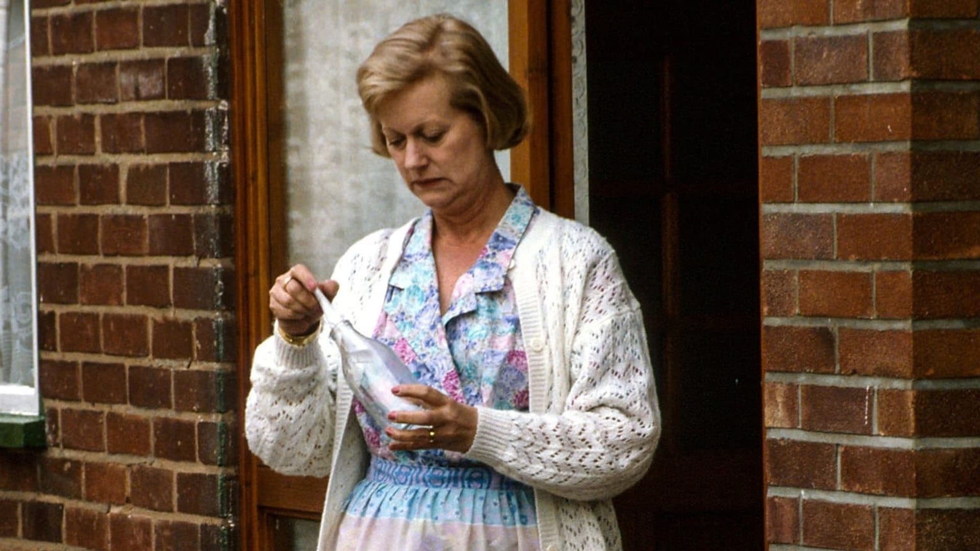 Keeping Up Appearances background