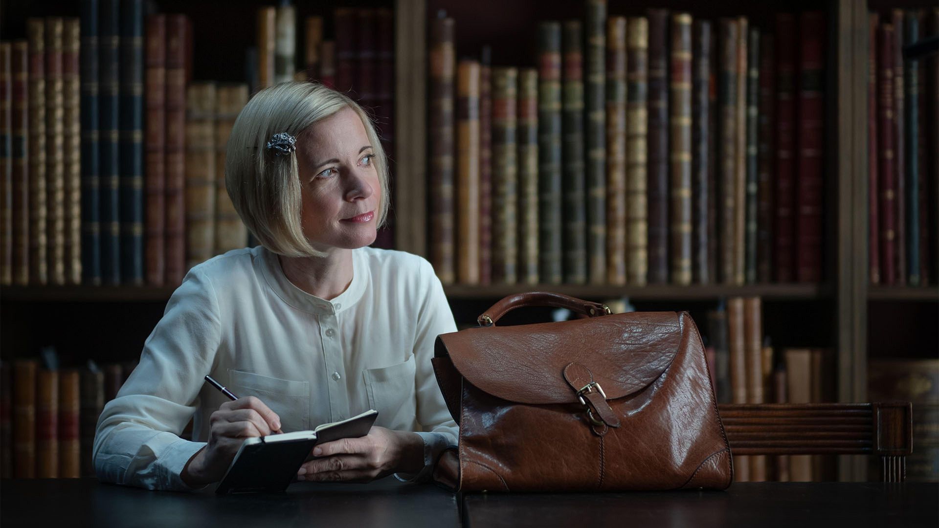 Lucy Worsley Investigates background