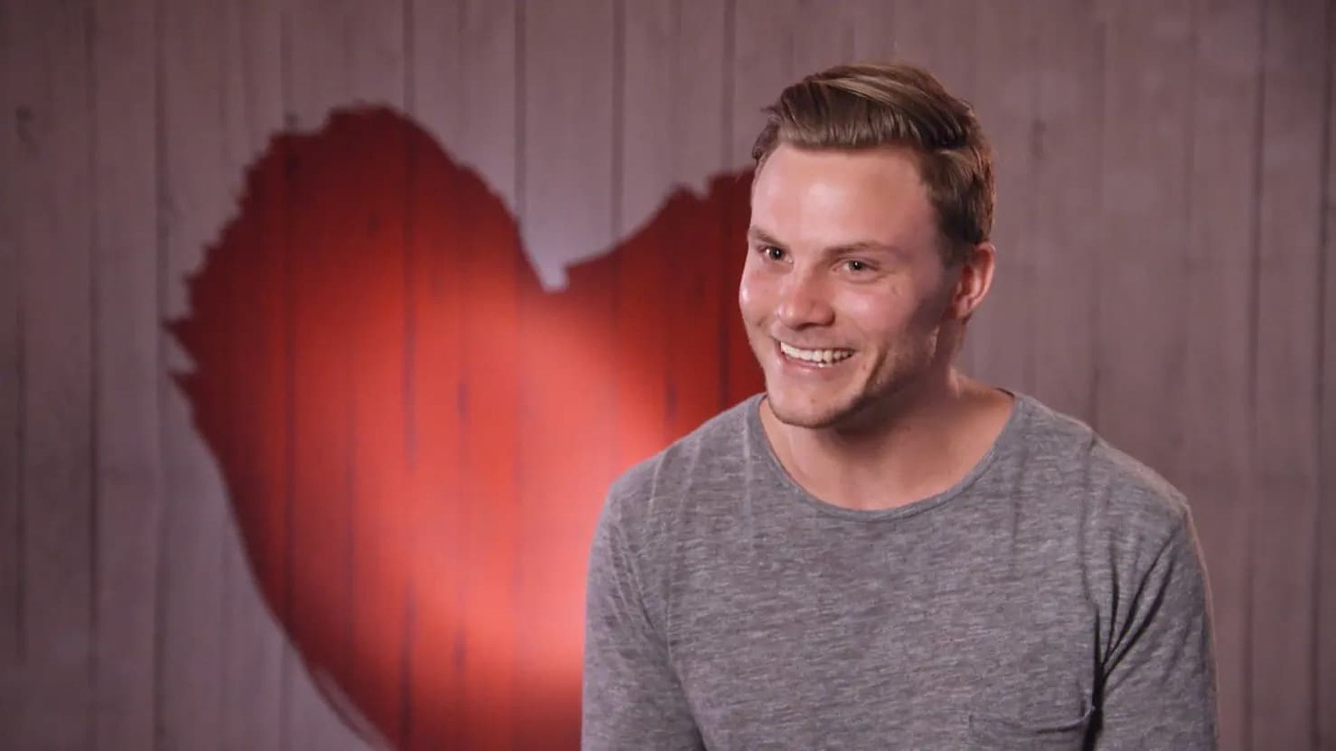 First Dates background