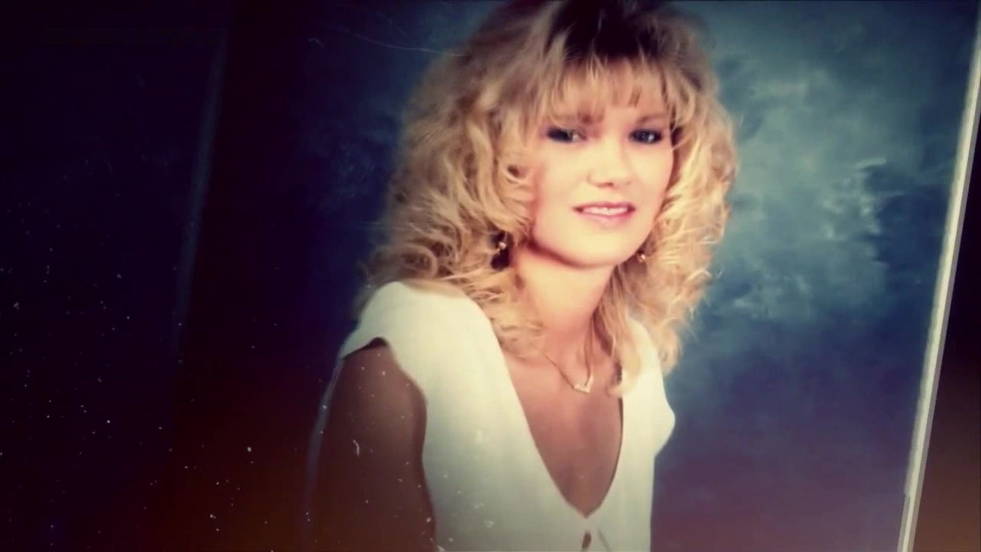 On the Case with Paula Zahn background