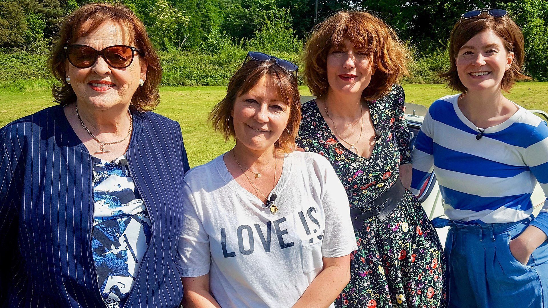 Celebrity Antiques Road Trip background