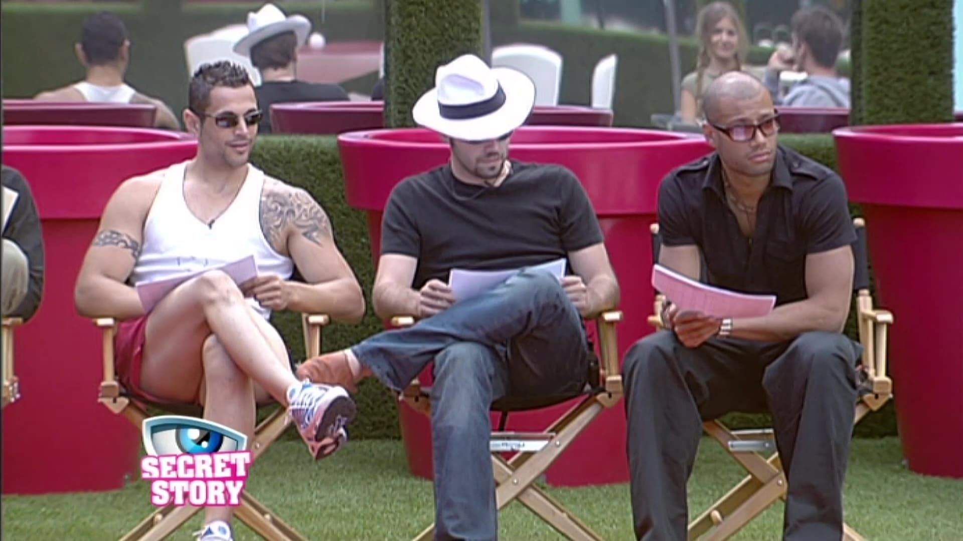 Secret Story background